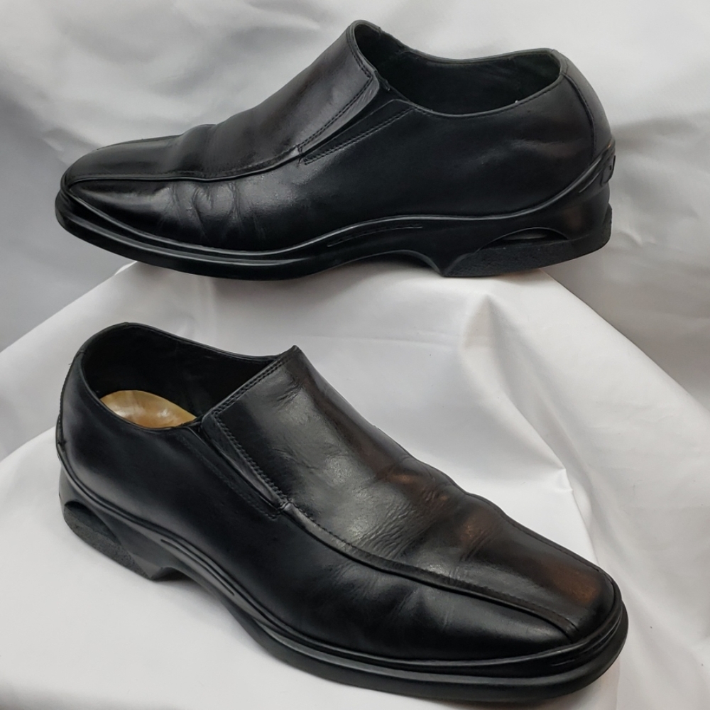BLACK LEATHER SLIP ON LOAFERS COLE HAAN